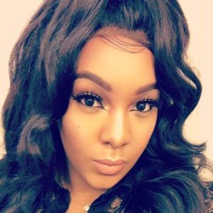 Meet your Posher, Folakemi